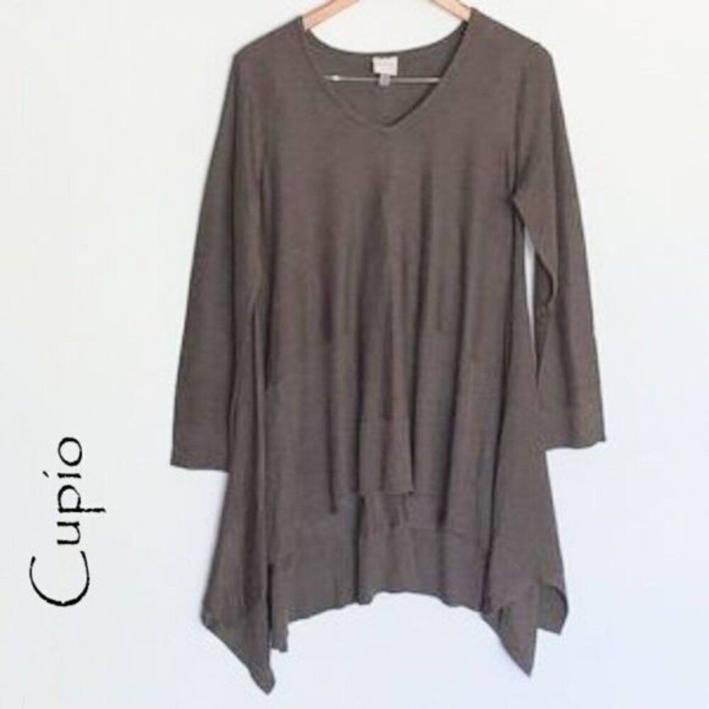 Cupio Long Sleeve Handkerchief Hem Tunic Sweater L